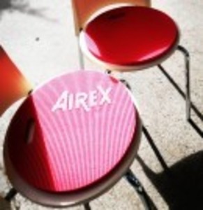 Blazinica za sedenje AIREX okrogla fi 14 cm - rdeča
